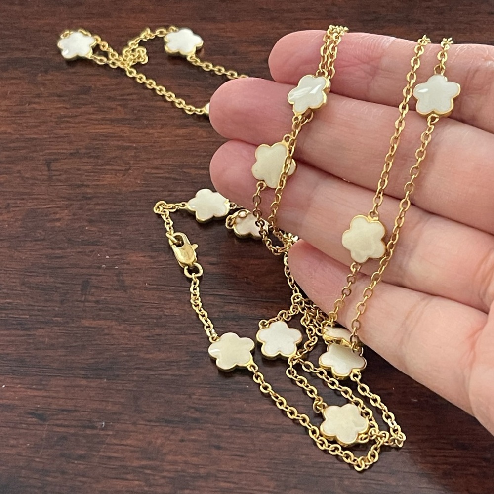 Cream enamel flower gold tone 48 inch long necklace - Picture 2 of 8